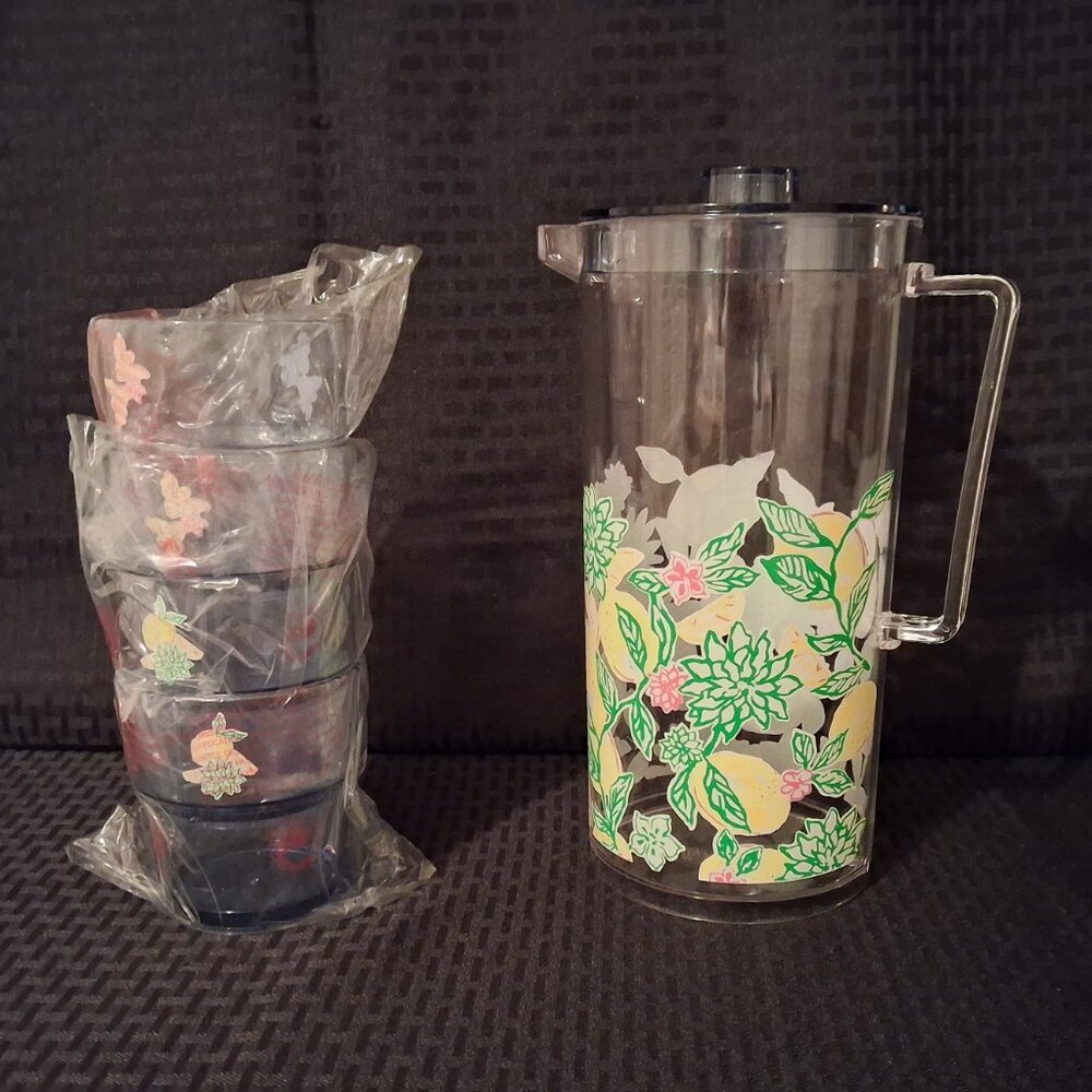 New Lilly Pulitzer Floral Make Lemonade Pitcher and Cup Set of 4 GWP No Box